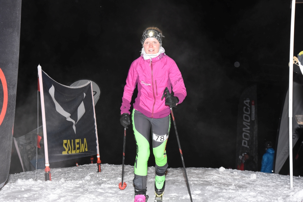 Alexandra Hauser war bei ihrem ersten Skibergsteigen-Wettkampf nur ein paar Sekunden langsamer als Johanna. Das freute natürlich auch den sportlichen Leiter des ÖSV Sepp Gruber
