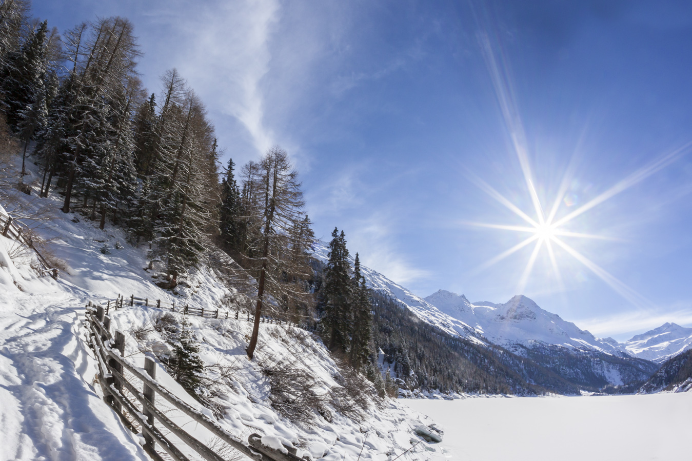 Suedtirol, Vinschgau, Winter, Martelltal, Zufritt See, Zufritt Stausee, Wanderweg, Winterwanderweg,