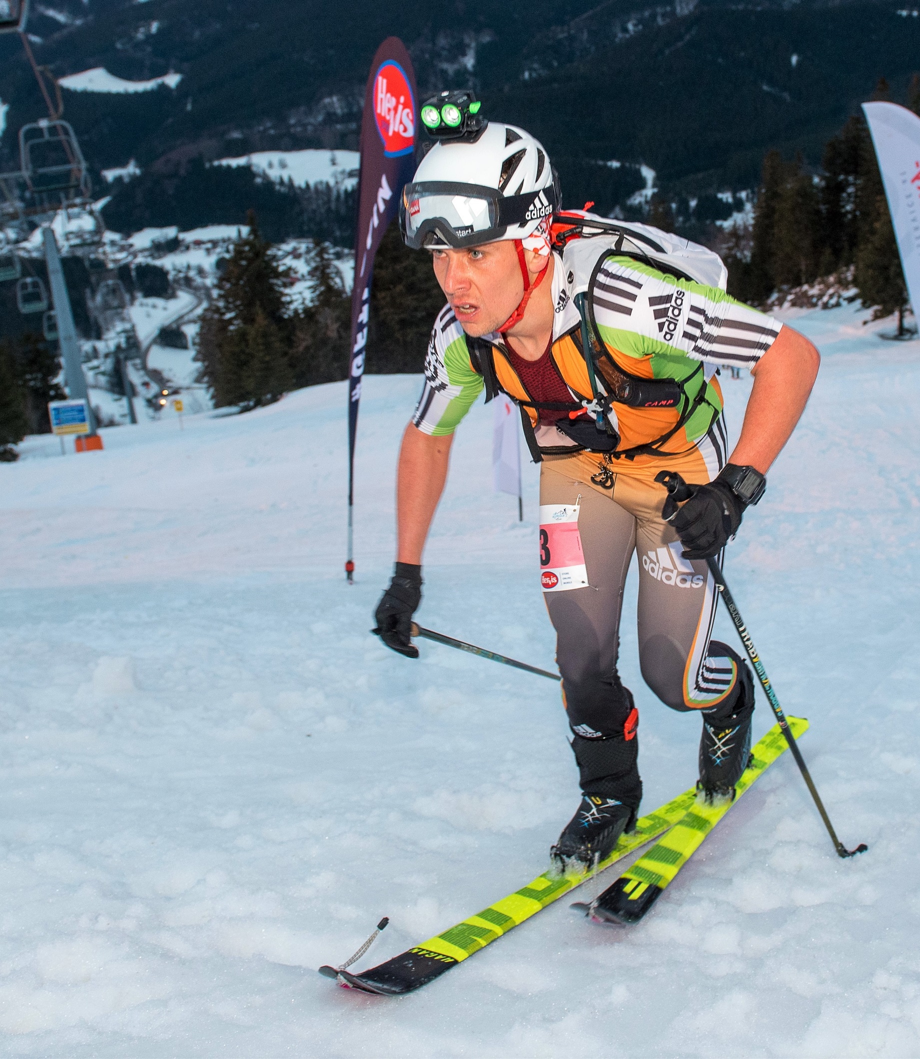 Skitourenläufer am Anstieg Großer Ötscher