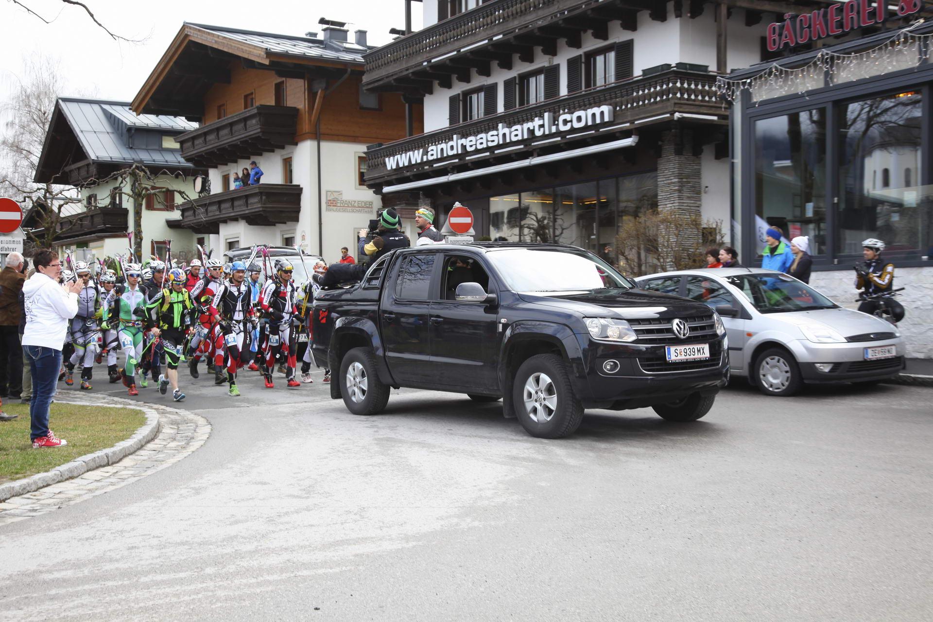 Mit Tempo in Richtung Kitzsteinhorn. Der Salzburger Platz beim Start
