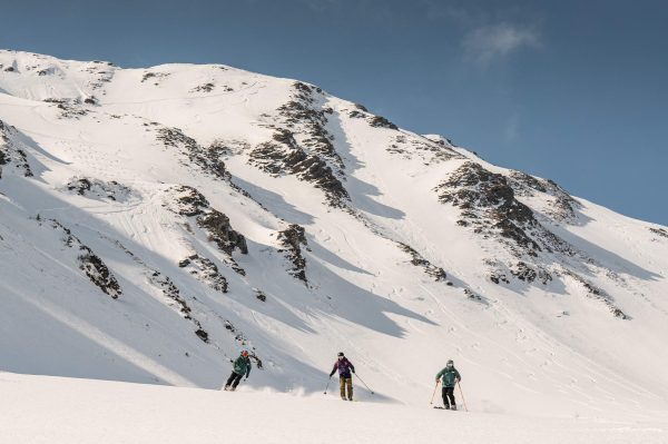 freeridetestival 2023 skiing 3 photo by lorenz masser