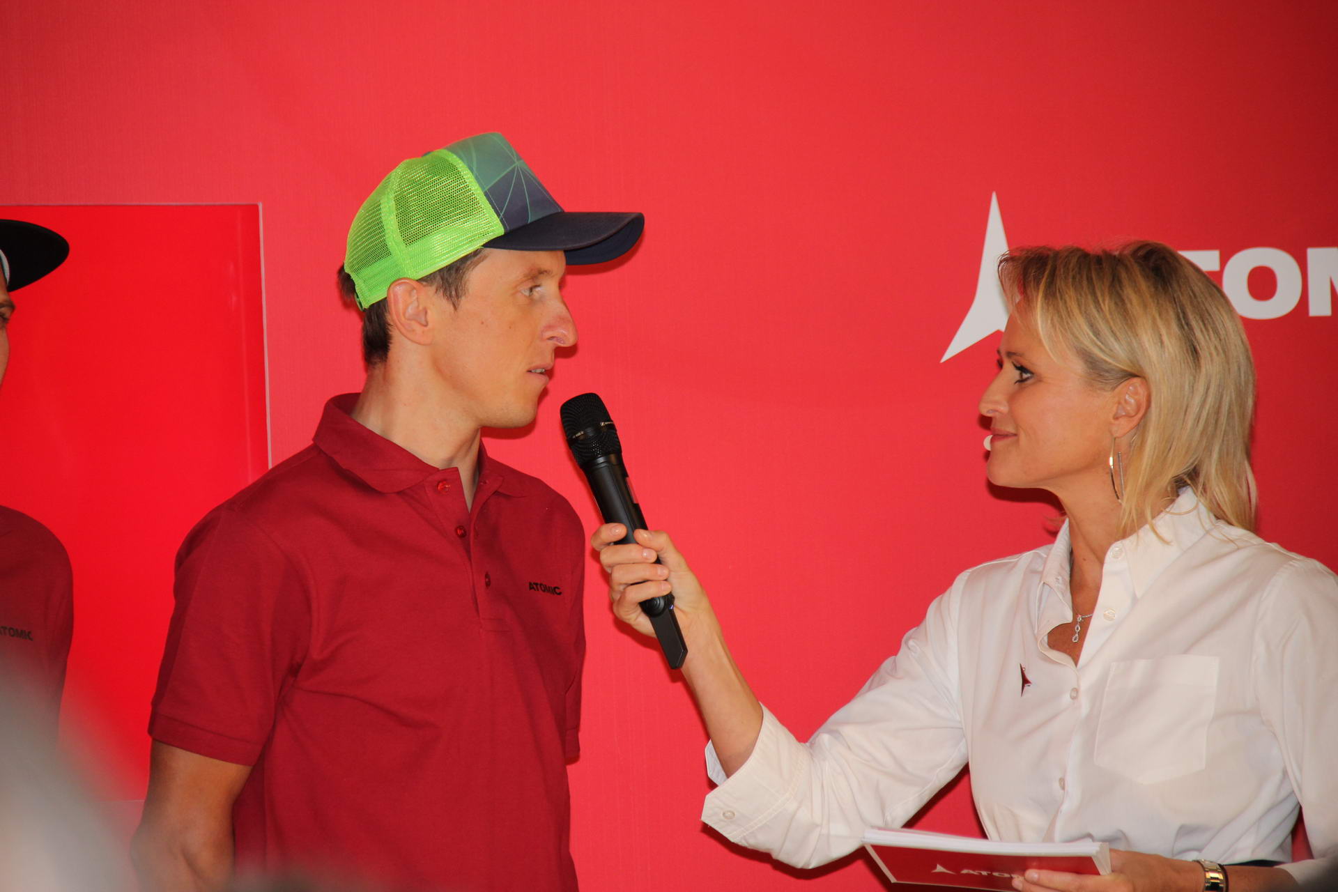 Atomic Mediaday 2019 Armin Höfl mit Alexandra Meisnitzer Bild SKIMO Austria