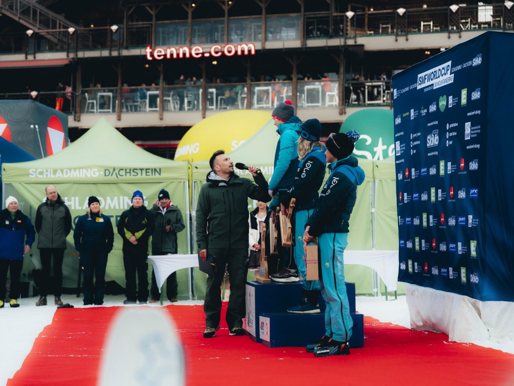 awards vertical 4